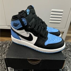 Jordan 1 Retro high OG “UNC Toe”